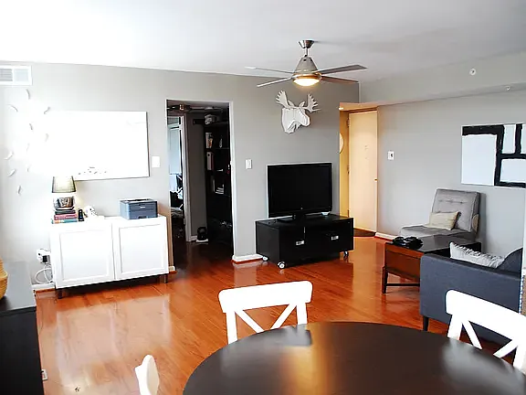 1 bed, 800 sqft, $2,150 — Photo 3
