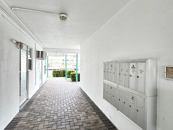 3rd image of 2841 NE 32nd Street #10