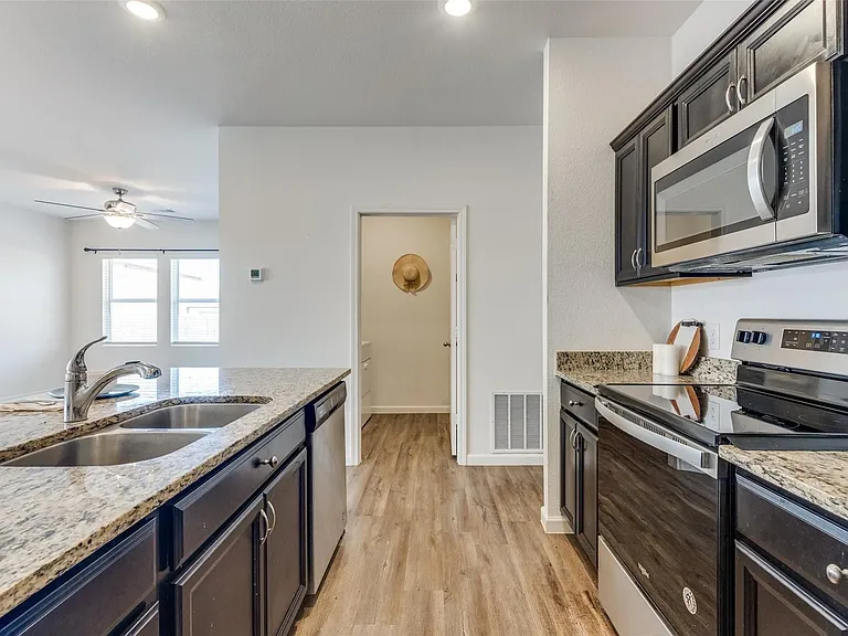 6536 Trident Ct — Photo 12