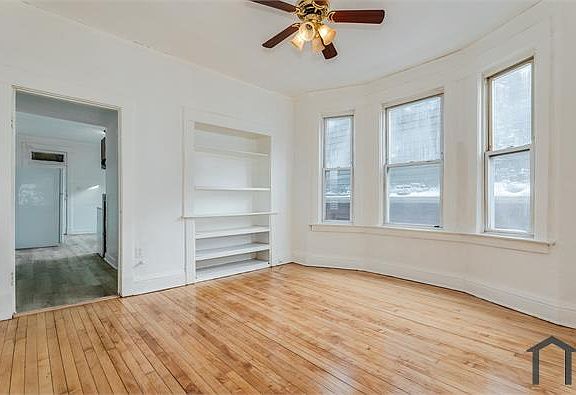 3rd image of 8329 S Kingston Ave Unit 2