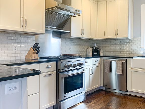 2nd image of 3017 King St