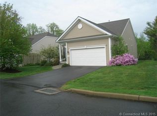 136 Country Club Dr, Oxford, CT 06478