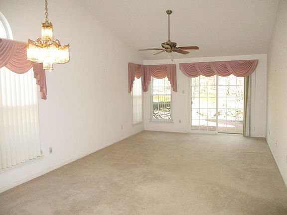 Living Room / Dining Room