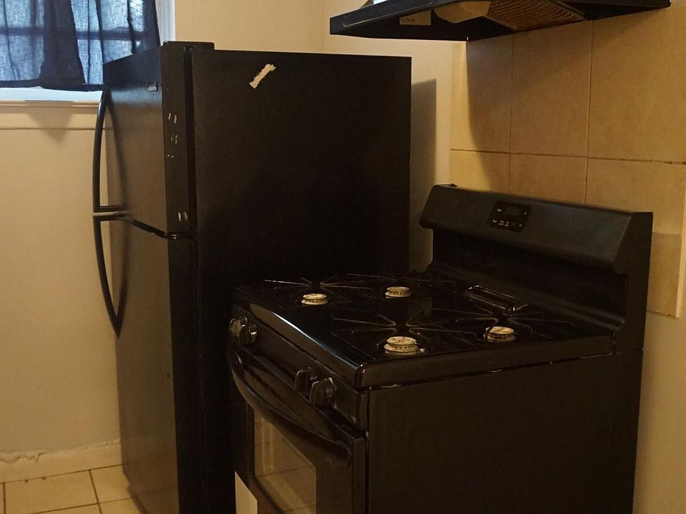 2nd image of 299 Parker St #14