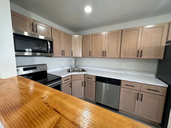 582 Patten Ave #21