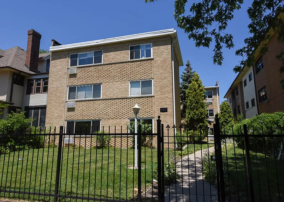 1610 W Jarvis Ave #AA