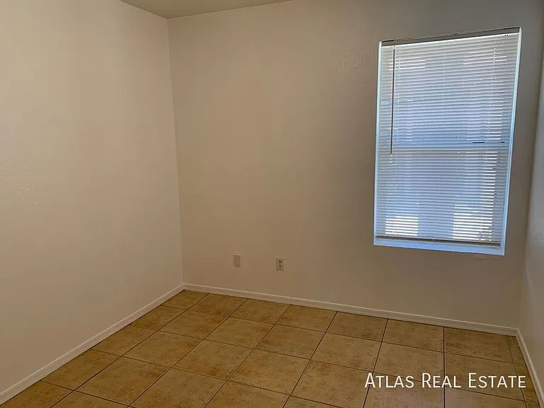 128 W Inglewood St #3 — Photo 12