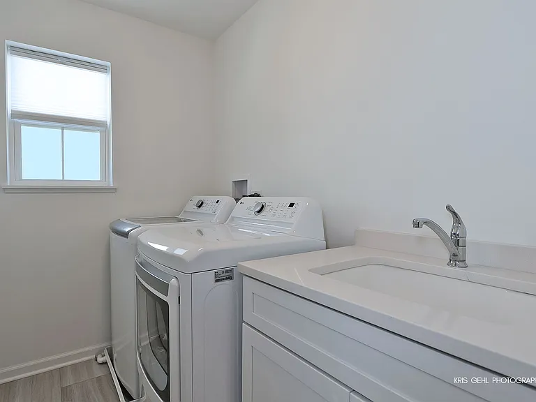 2490 Olivia Ct — Photo 20