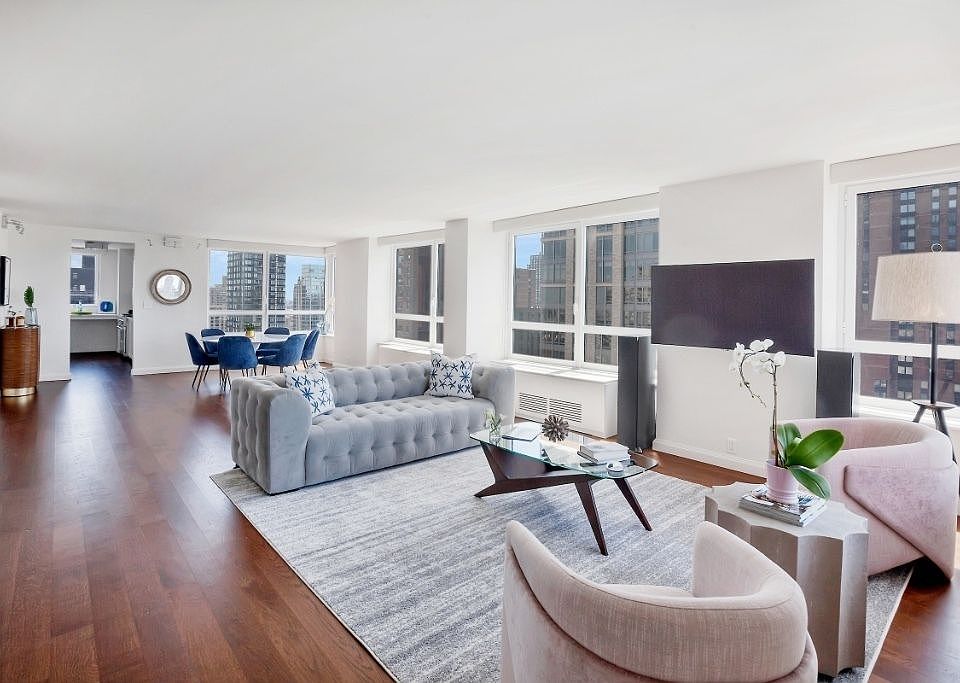 1st image of 200 E 94th St APT 3009