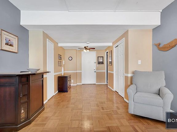 5th image of 210 E 36th St APT 12F