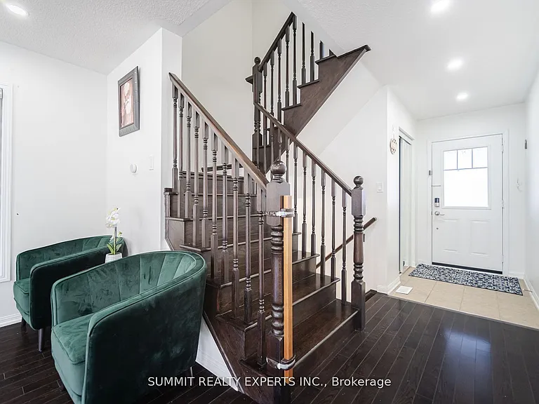 39 Donomore Dr #UPPER — Photo 18