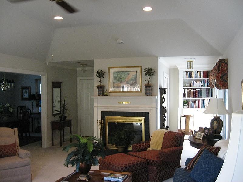2nd image of 124 Village Farm Rd