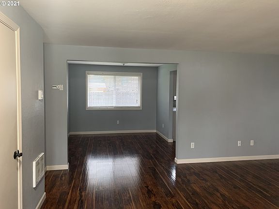 5th image of 10414 NE 25th St