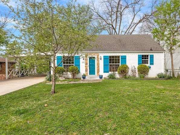 8805 General Grant Ln, Saint Louis, MO 63123