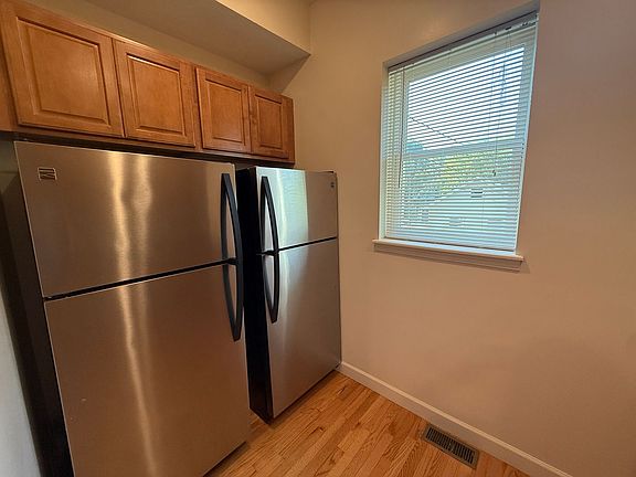 3rd image of 211 E Lane Ave