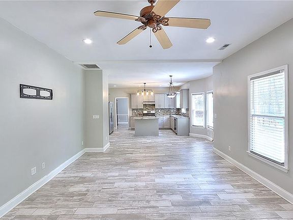 3rd image of 2520 Potomac View Ct