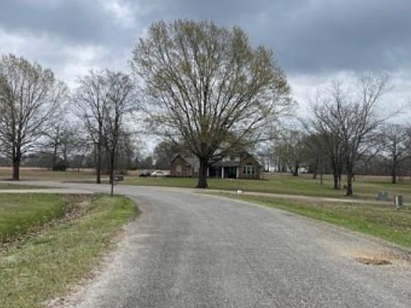 Exterior Neighborhood (street photo)
