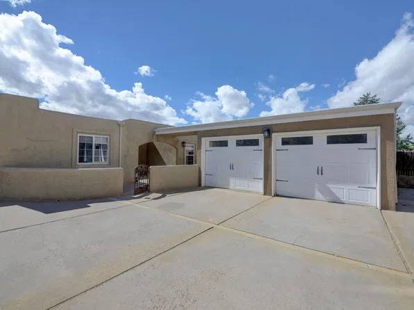 1709 Grande Blvd SE, Rio Rancho, NM 87124
