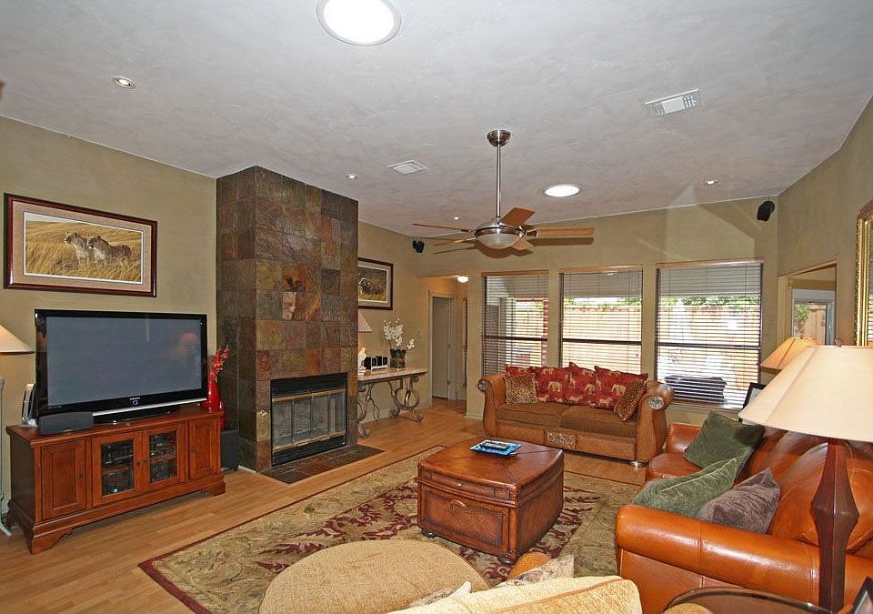 1st image of 2305 Lovell Ct