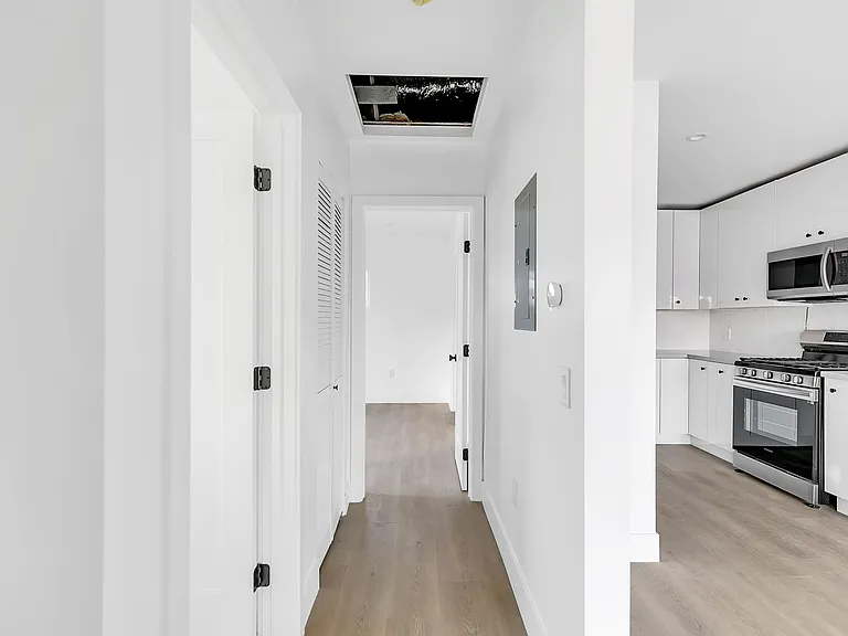 5606 Lexington Ave — Photo 10