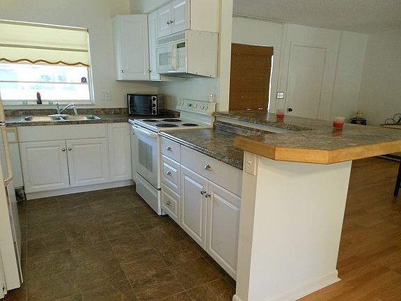 Kitchen and Counter Bar