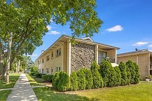 2 bed, 950 sqft, $1,750 — Photo 1