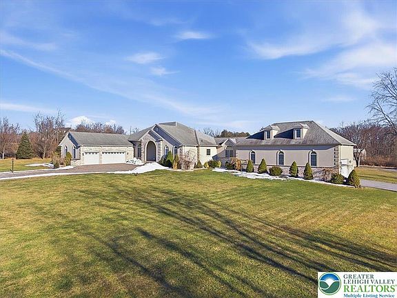 4th image of 901 Meyer Rd