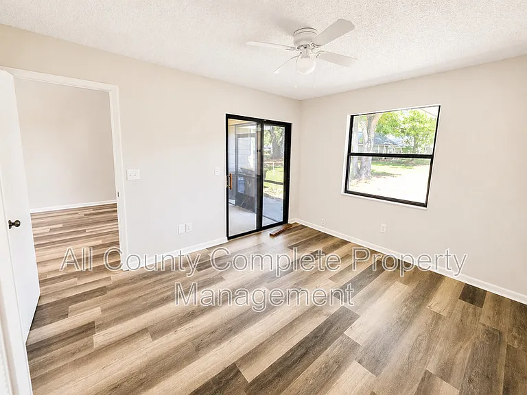 8322 Derbyshire Pl — Photo 9