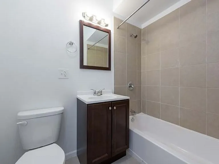 2727 E 75th Pl — Photo 8