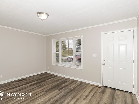 4th image of 327 Whitewater Dr