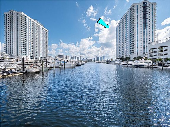 2nd image of 17111 Biscayne Boulevard #2105 + 1 BOAT SLIP 100 ft