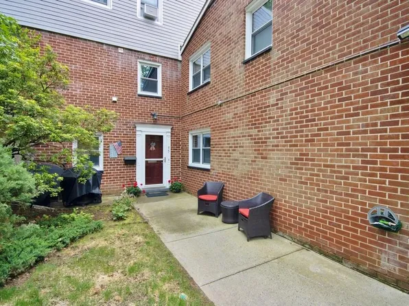 95 Charter Circle #95, Ossining, NY 10562