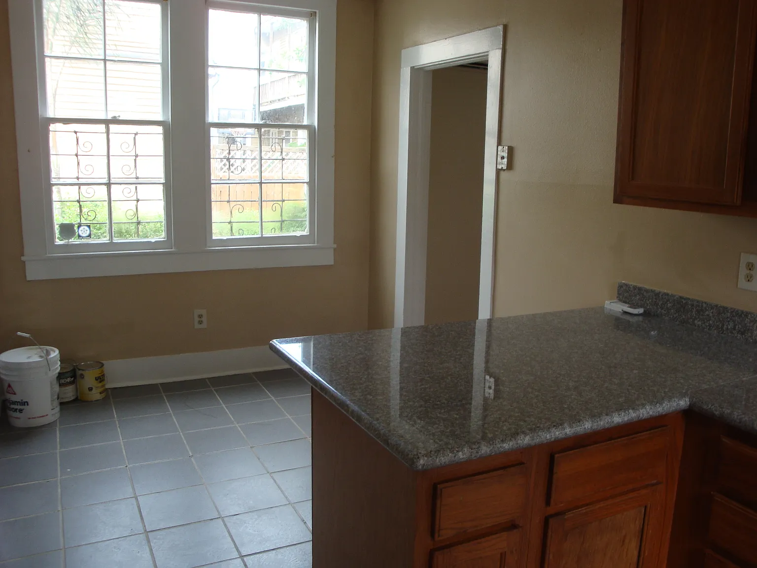 2 bed, 1100 sqft, $1,400 — Photo 3
