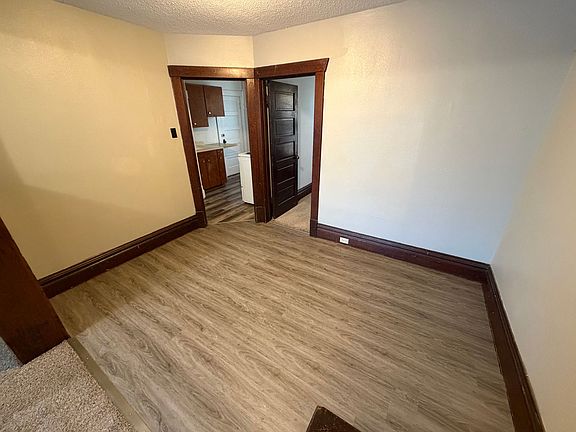 5th image of 324 6th Ave SW #5