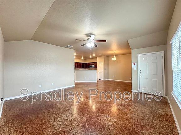 2nd image of 913 Laila Ln