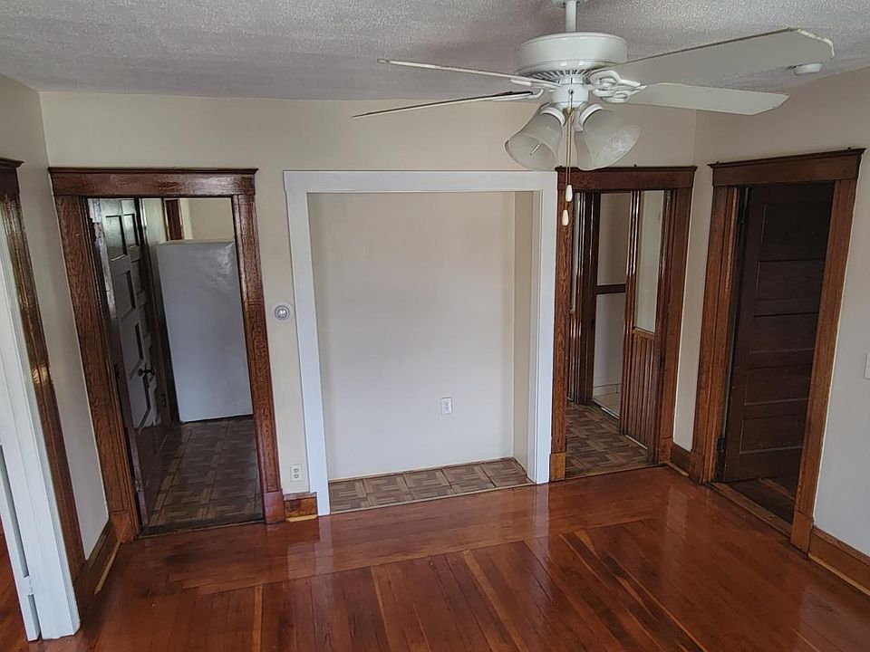1st image of 302 East St #3