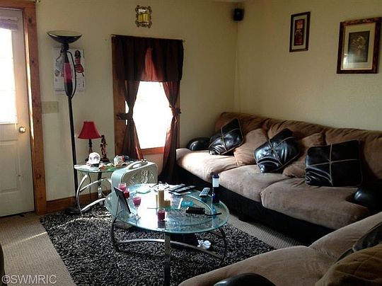 2nd image of 413 E Dowland St