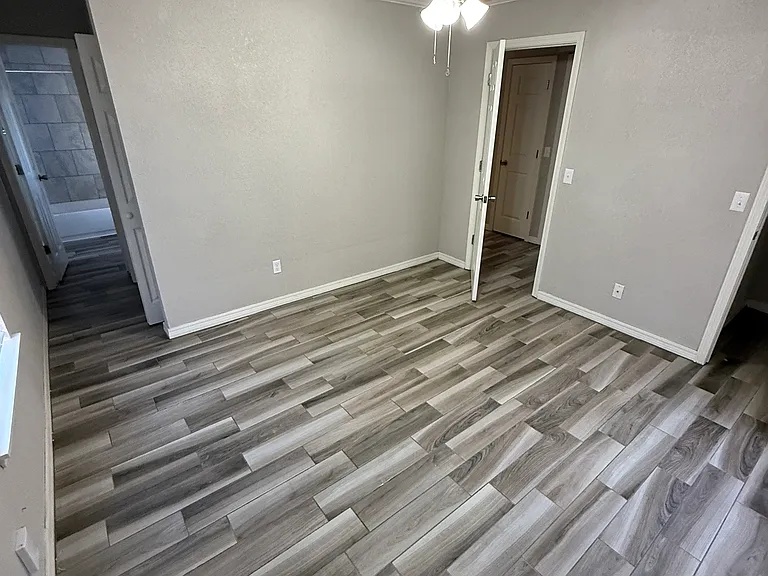 819 Hardy Springs Cir #D — Photo 12