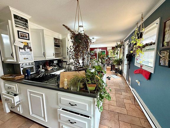 4th image of 39 Lyons Rd