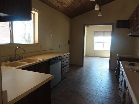 5th image of 3690 Farris Ct