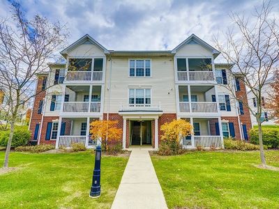 953 E Summerfield Gln, Ann Arbor, MI, 48103