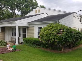 8 Williamsburg Ct #D, Ridge, NY 11961