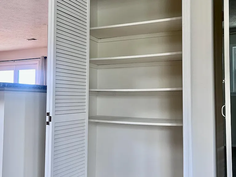 5350 Ravensworth Rd — Photo 56