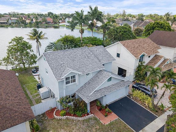 4th image of 961 SW 98th Avenue