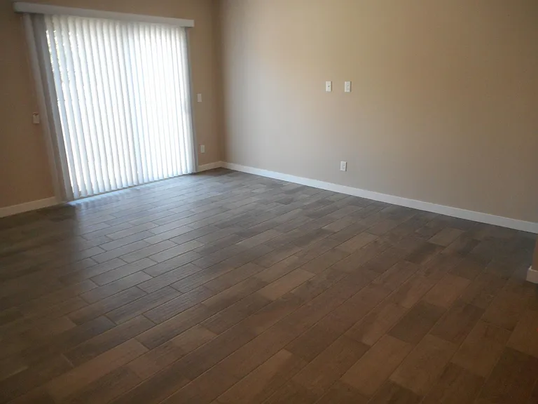 2262 El Caro Dr — Photo 4