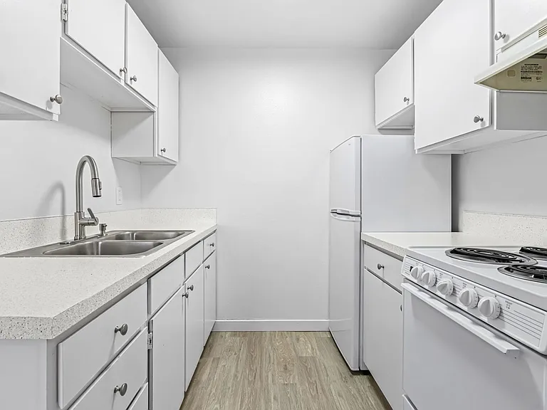 Roosevelt Apartments — Photo 9