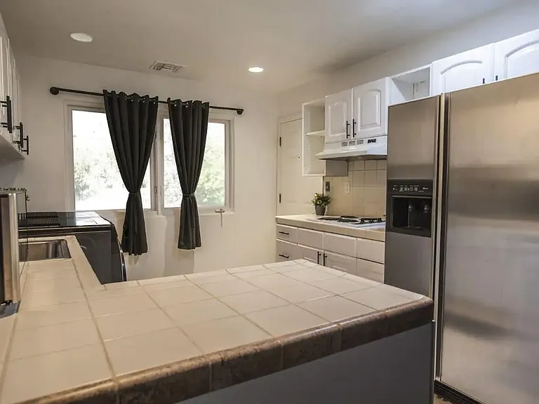 Parkway Calabasas — Photo 19