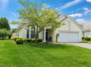 9 Stafford Ln, Belvidere, NJ 07823