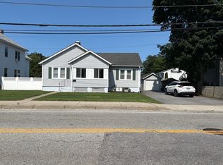 22 Warwick Neck Ave, Warwick, RI 02889