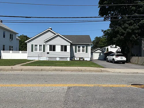 22 Warwick Neck Ave Photo 1